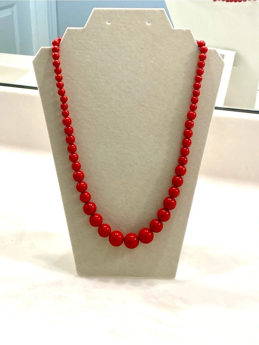 Retro Bold Red Graduated Bead Necklace